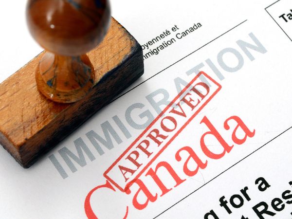 1-chuong-trinh-thuong-tru-nhan-canada-moi-2026