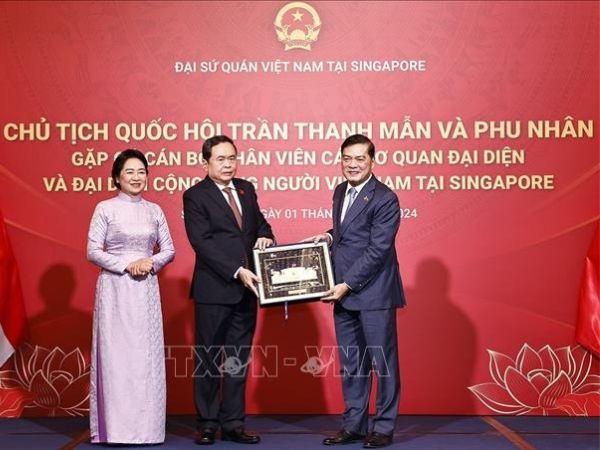 1-cong-dong-nguoi-viet-o-singapore-aims