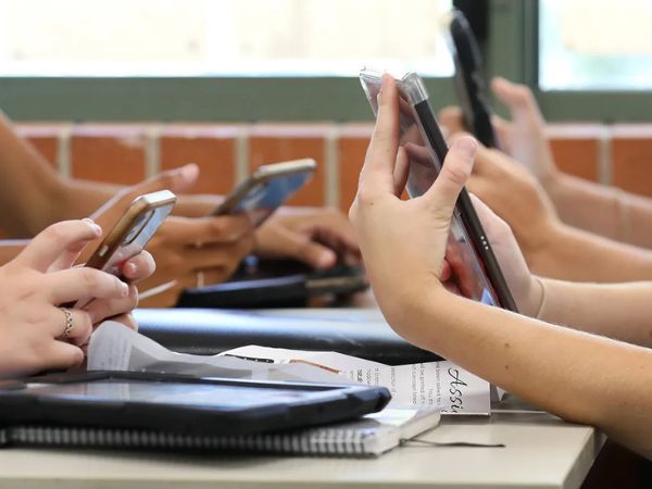 1-hoc-sinh-singapore