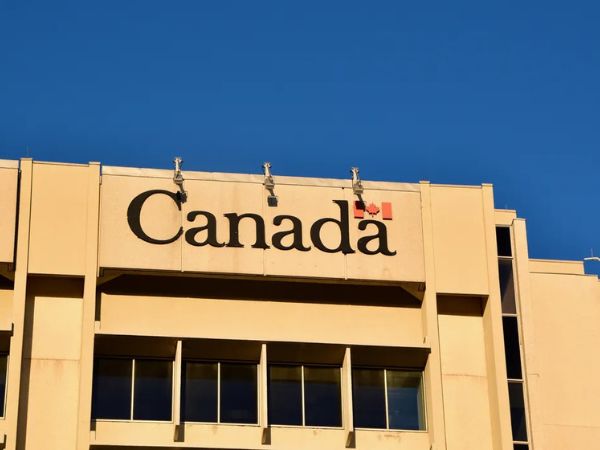 1-luat-di-tru-canada-thang-3-2026