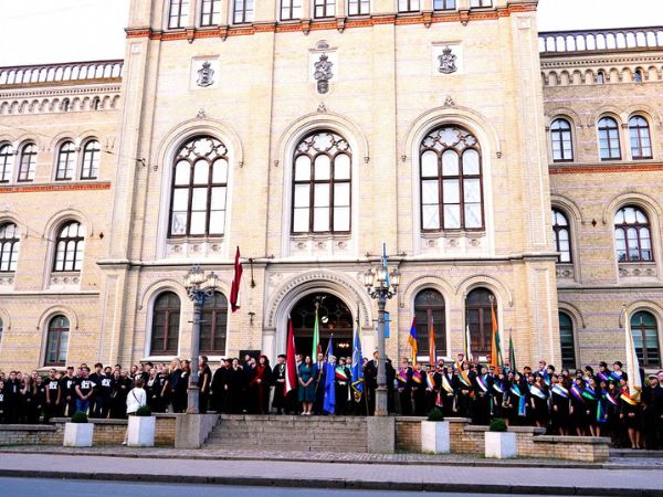 2-dau-tu-dinh-cu-latvia