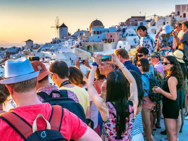 2-trieu-phu-dinh-cu-hy-lap