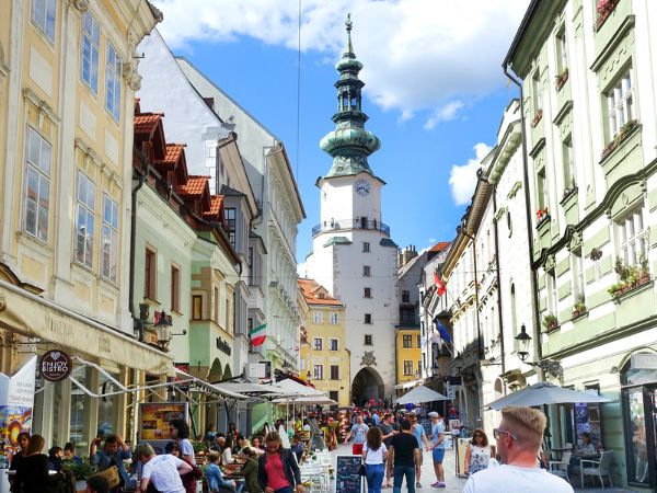 5-aims-dinh-cu-slovakia