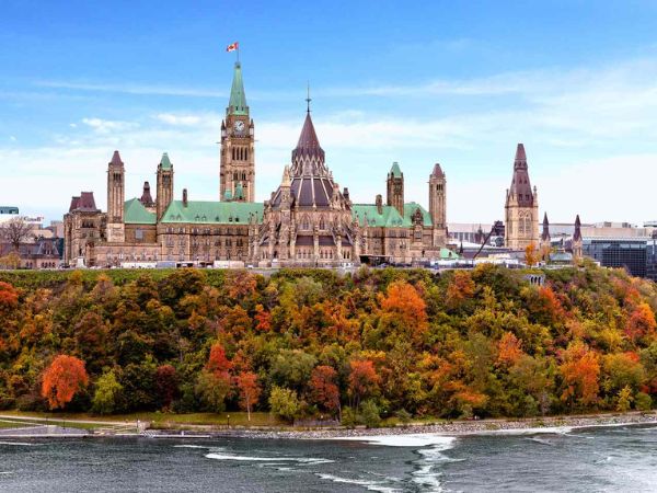 Ottawa-thanh-pho-lon-nhat-canada-aims