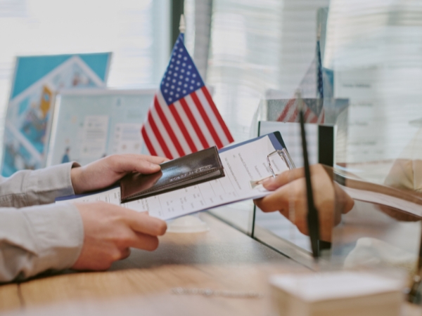 Mỹ tạm dừng cấp Visa cho 75 nước: định cư Mỹ 2026 sẽ ra sao?